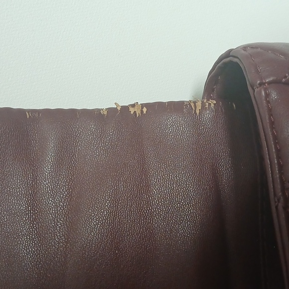 Badgley Mischka Elegant Quilted Burgundy Shoulder Bag - Picture 12 of 14